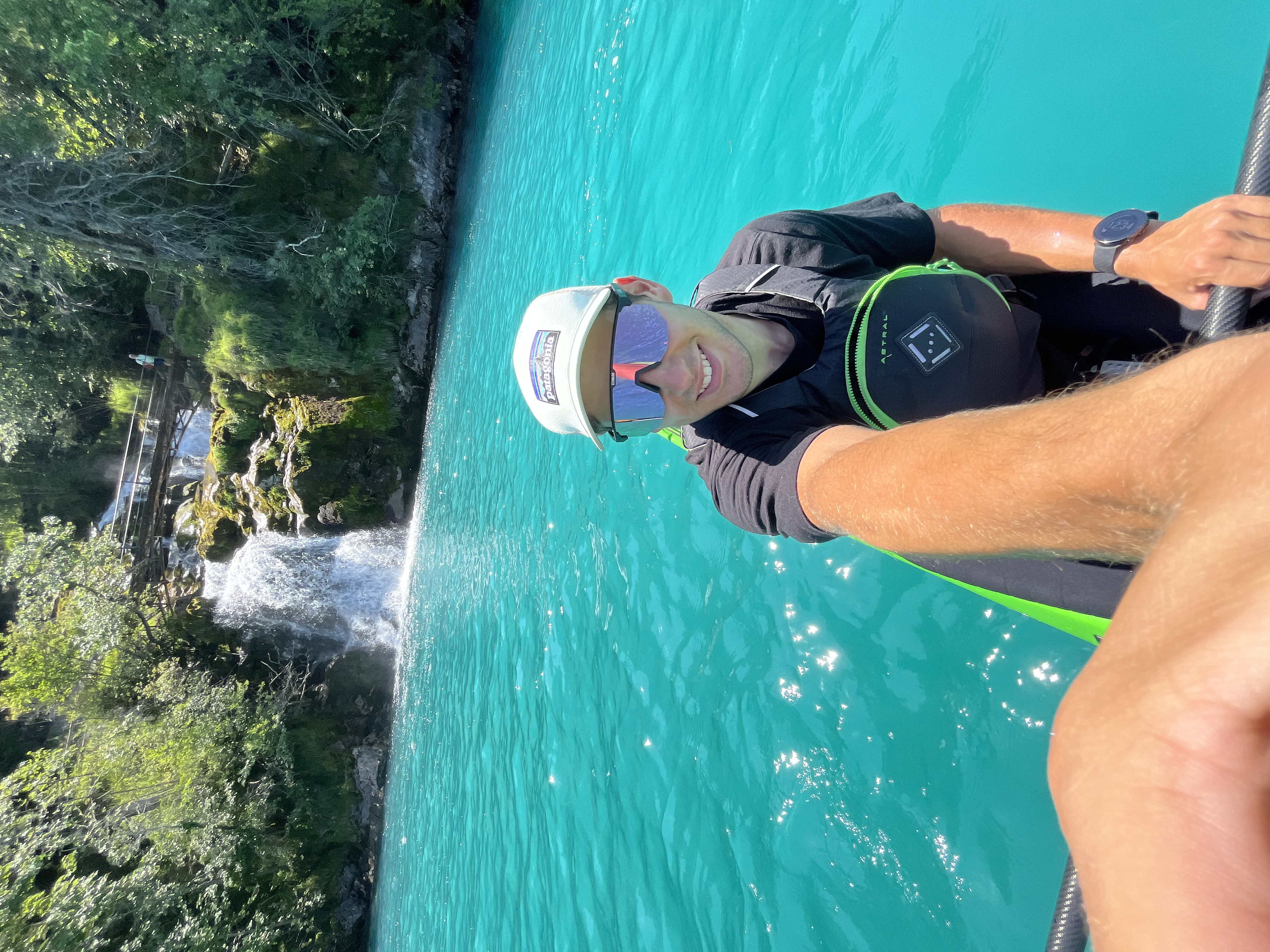 Self-guided kayak tour Lake Brienz